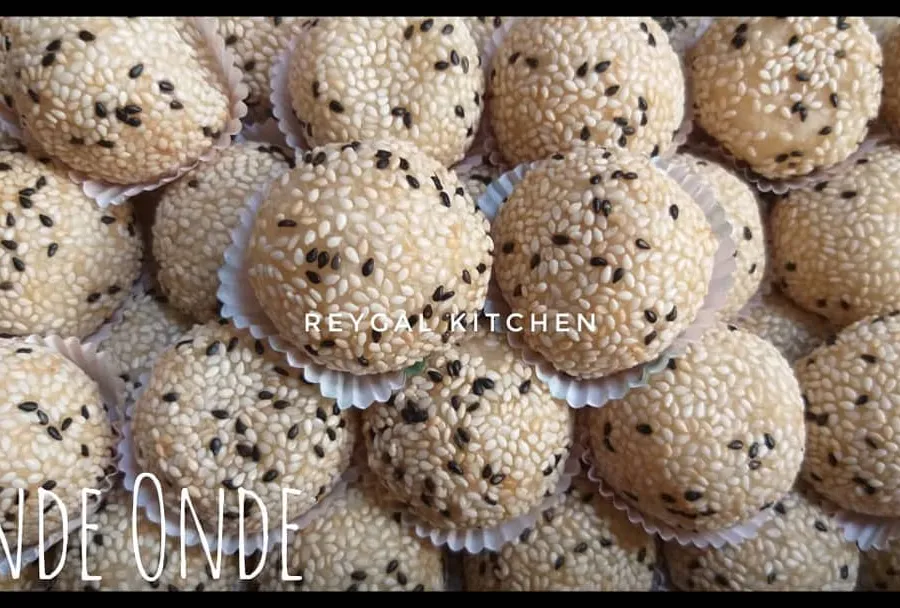 Onde-onde wijen putih dan hitam